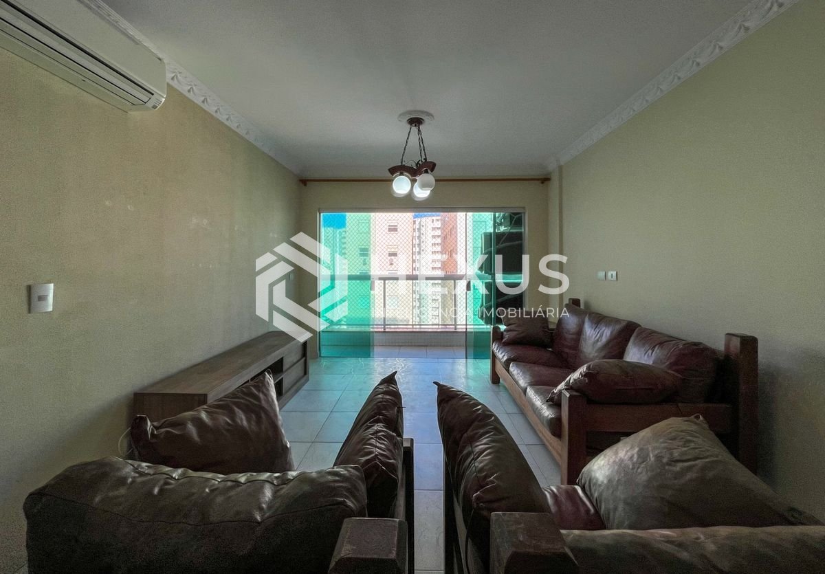 Foto 3 de Apartamento com varanda e lazer nas Pitangueiras, Guarujá