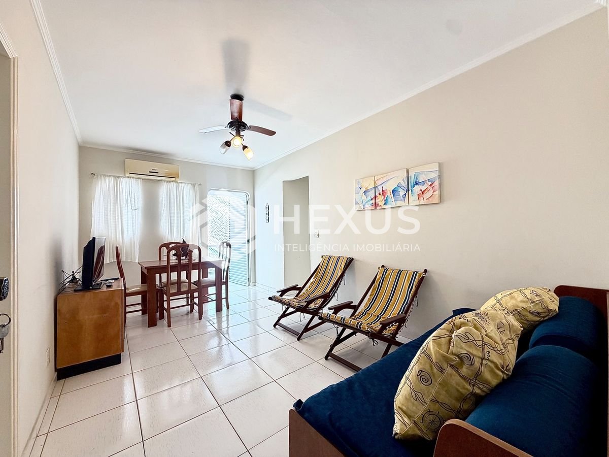 Apartamento com varanda a 400m da praia no Tombo, Guarujá