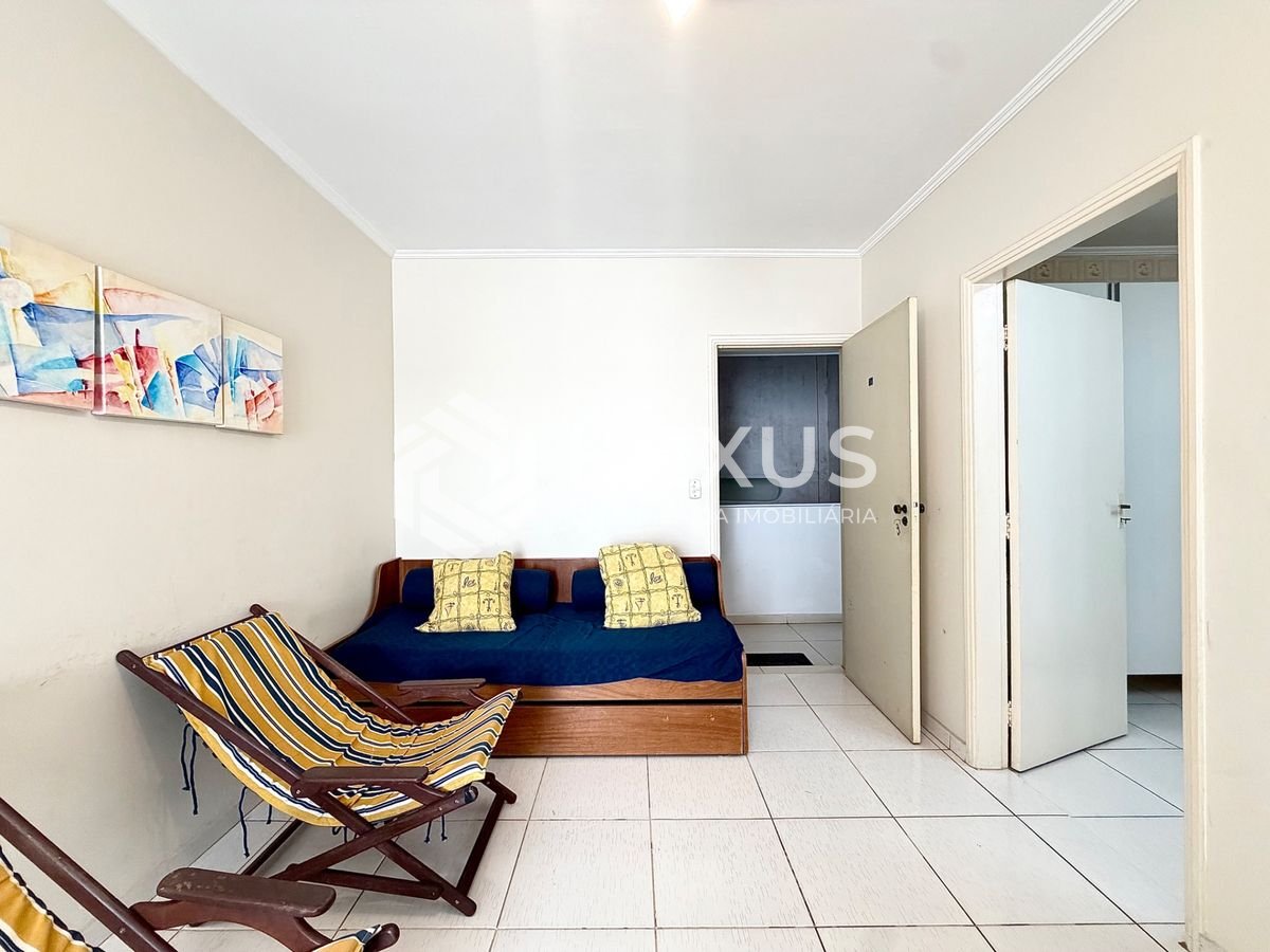 Foto 5 de Apartamento com varanda a 400m da praia no Tombo, Guarujá