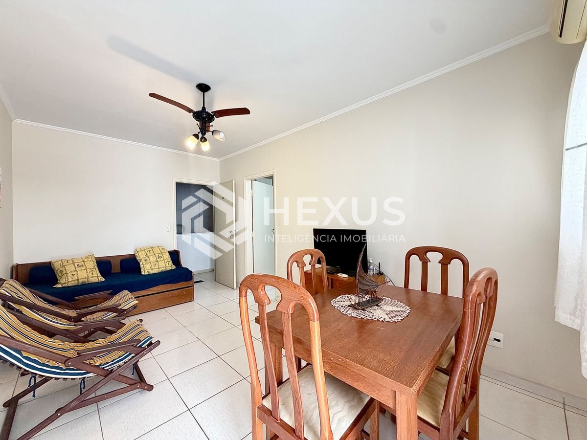 Foto 4 de Apartamento com varanda a 400m da praia no Tombo, Guarujá
