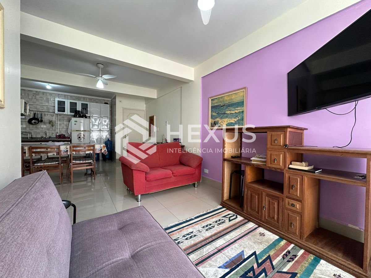 Apartamento reformado com varanda e lazer a 400m da praia no Jardim Astúrias, Guarujá