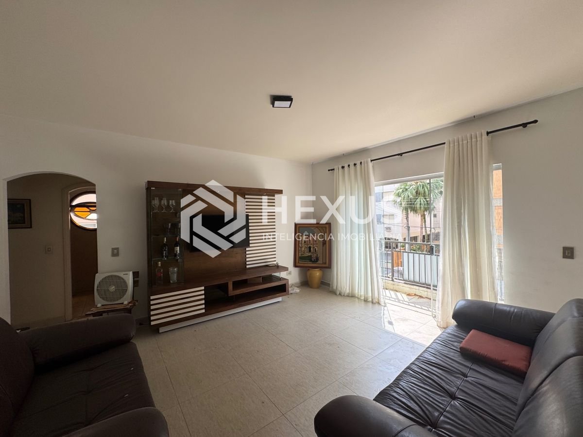 Foto 4 de Apartamento com varanda a 200m da praia na região do Aquário na Enseada, Guarujá