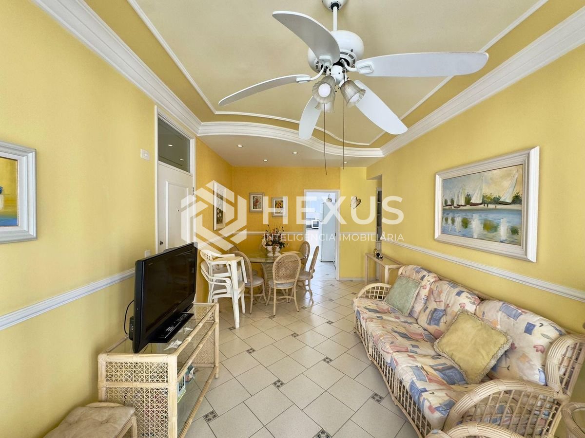 Foto 3 de Apartamento reformado com varanda vista mar e lazer no Jardim Astúrias, Guarujá