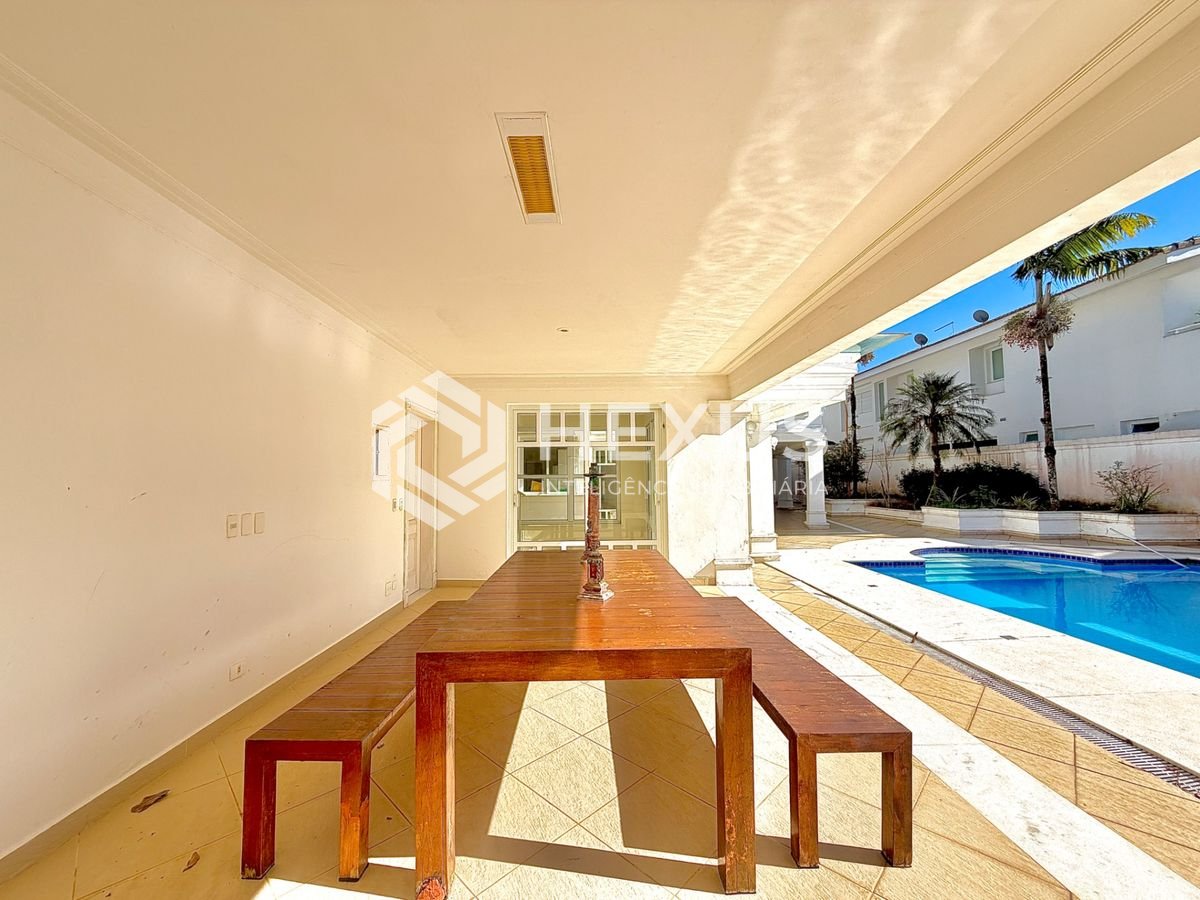 Foto 4 de Casa de alto padrão com piscina e área gourmet no Jardim Acapulco, Guarujá