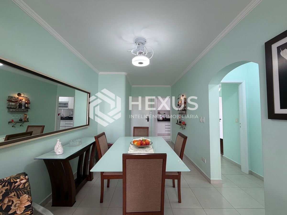 Foto 5 de Apartamento reformado com varanda e lazer a 400m da praia na Enseada, Guarujá