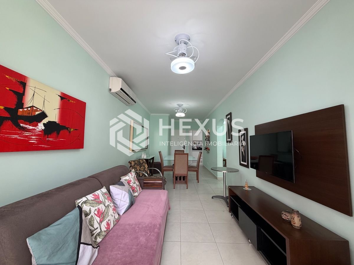 Foto 4 de Apartamento reformado com varanda e lazer a 400m da praia na Enseada, Guarujá