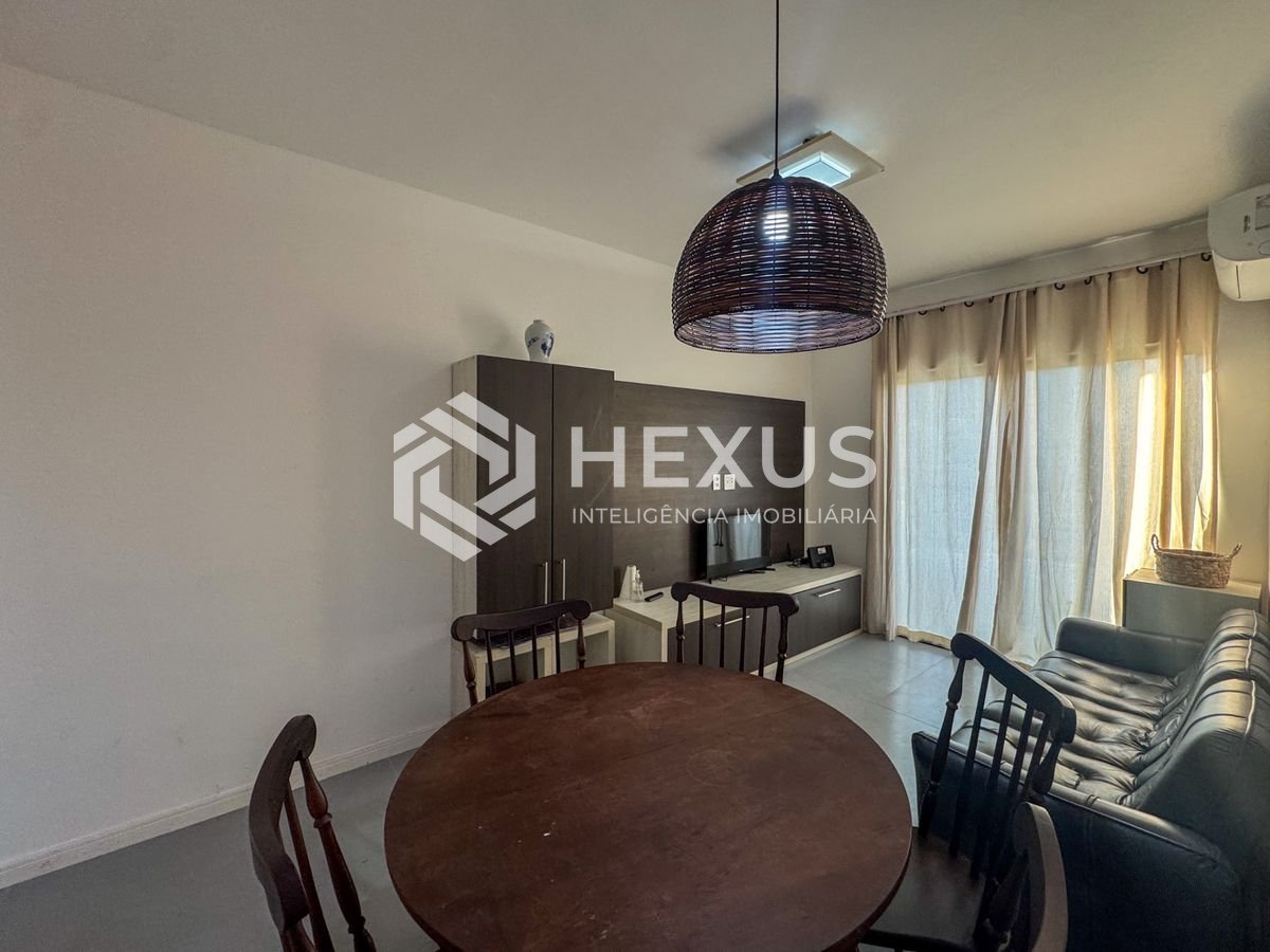 Foto 4 de Apartamento com varanda e lazer a 1 quadra da praia na Enseada, Guarujá