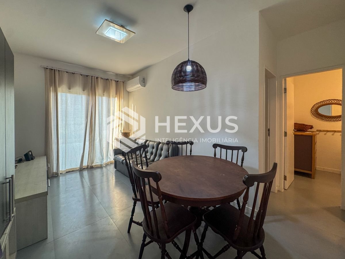 Foto 5 de Apartamento com varanda e lazer a 1 quadra da praia na Enseada, Guarujá