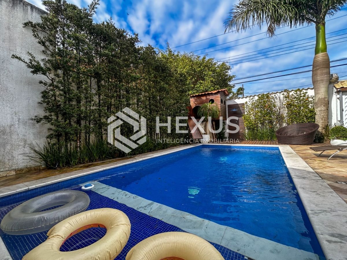 Foto 5 de Casa reformada a 150m da praia na região do Forte dos Andradas no Tombo, Guarujá