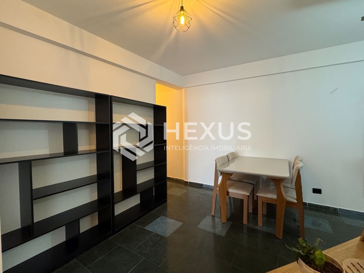 Foto 3 de Apartamento com varanda e lazer a 500m da praia no Tombo, Guarujá