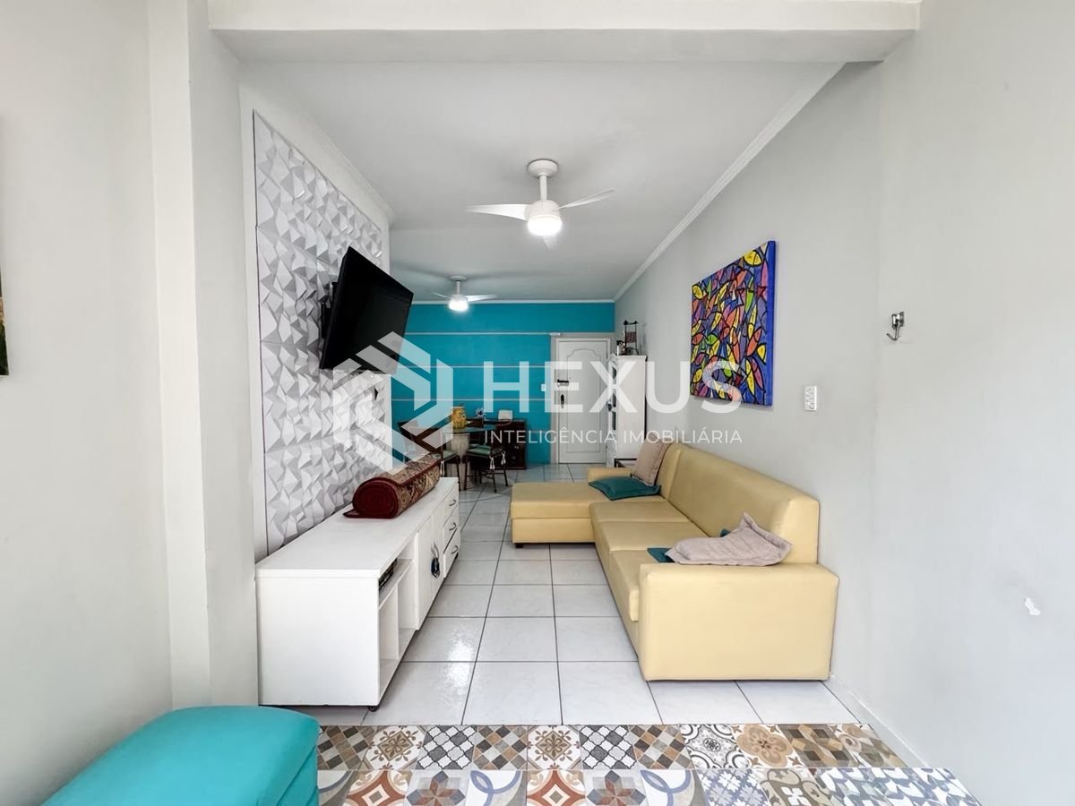 Foto 4 de Apartamento reformado com varanda e lazer a 2 quadras da praia no Tombo, Guarujá
