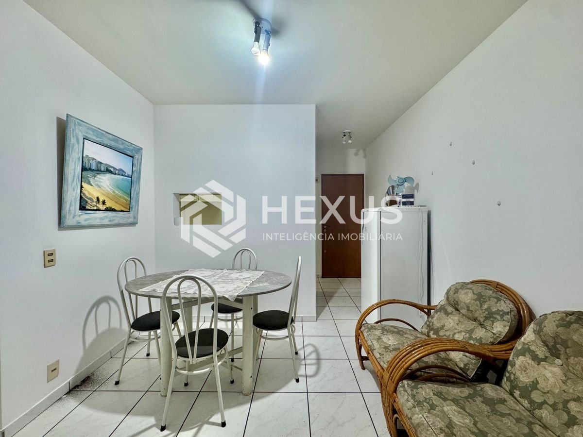 Foto 3 de Apartamento com varanda e lazer na Enseada, Guarujá
