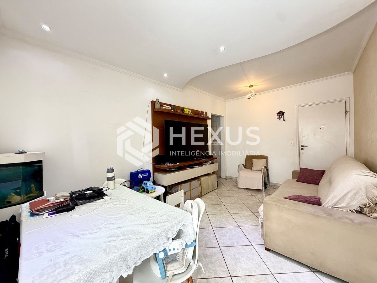 Foto 2 de Apartamento com varanda a 400m da praia no Tombo, Guarujá