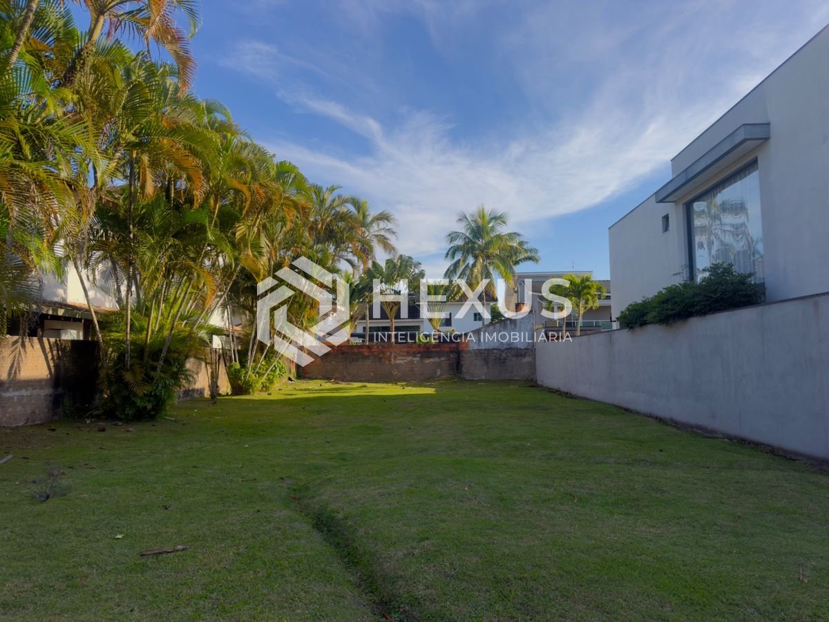 Foto 3 de Terreno de 525 m² frente para praça no Jardim Acapulco, Guarujá