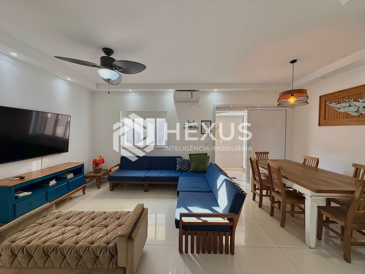 Foto 2 de Apartamento a 150m da Praia da Enseada à Venda - Guarujá -SP
