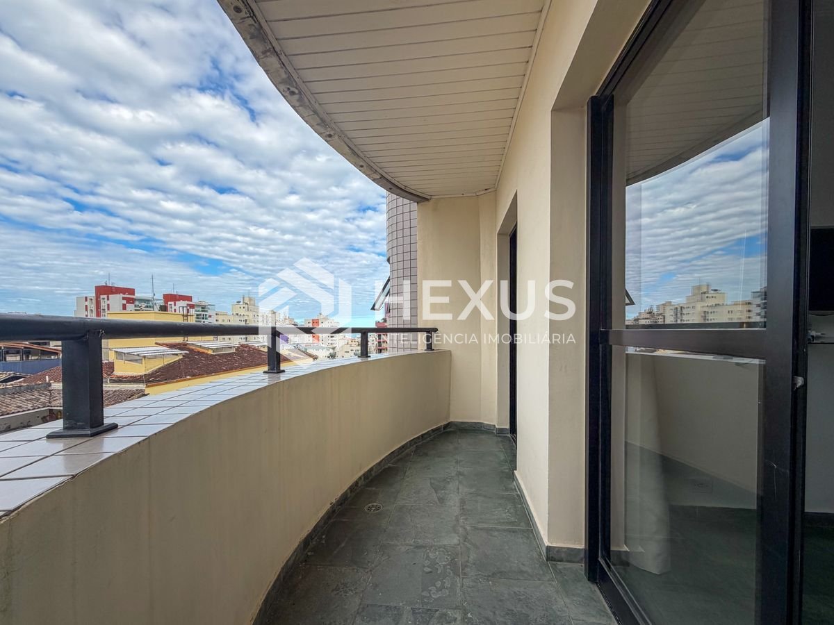 Foto 4 de Apartamento com varanda vista mar e lazer a 400m da praia na Enseada, Guarujá