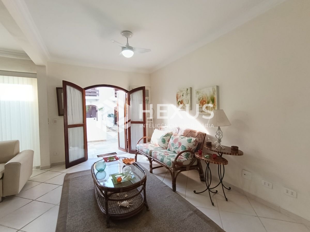 Foto 5 de Apartamento reformado frente mar com varanda e lazer na região do Tortugas na Enseada, Guarujá
