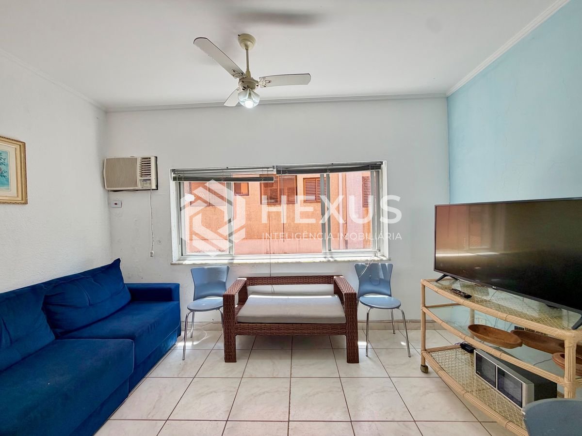 Foto 2 de Apartamento com varanda a 200m da praia na Enseada, Guarujá