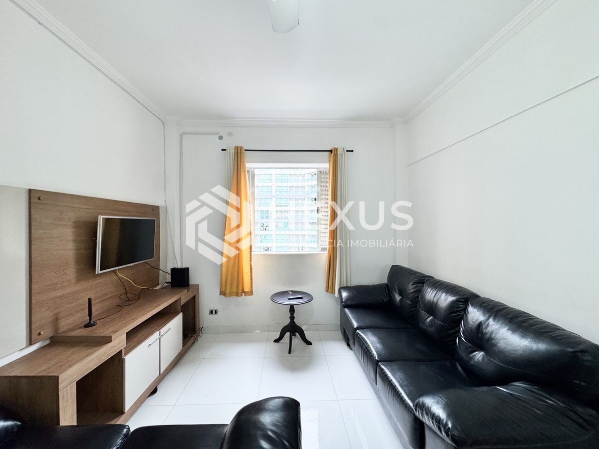 Foto 3 de Apartamento reformado com lazer a 200m da praia nas Pitangueiras, Guarujá