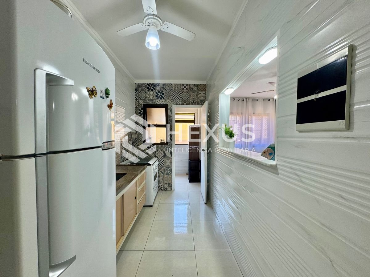 Foto 4 de Apartamento reformado a 3 quadras da praia no Jardim Astúrias, Guarujá