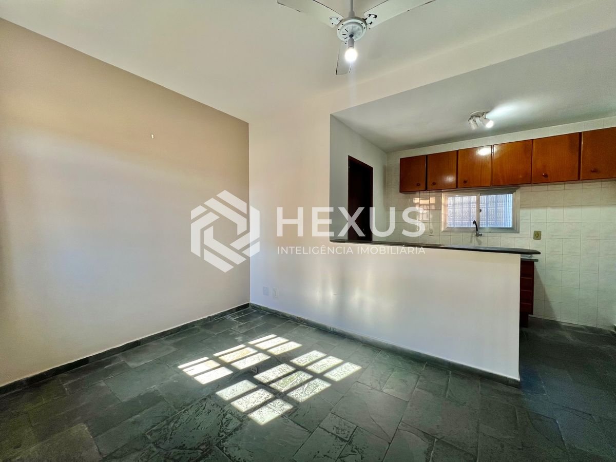 Foto 4 de Casa em condomínio a 500m da praia no Jardim Astúrias, Guarujá