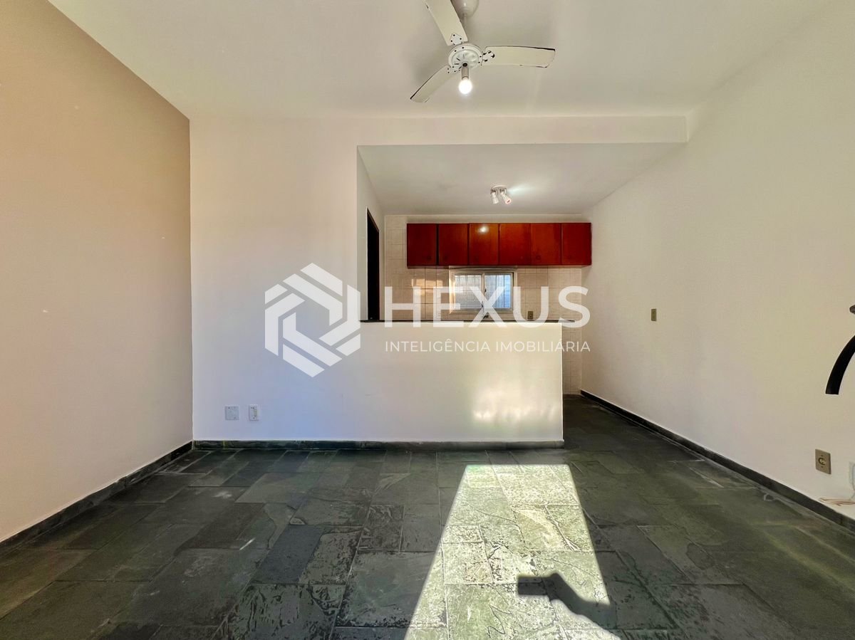 Foto 3 de Casa em condomínio a 500m da praia no Jardim Astúrias, Guarujá