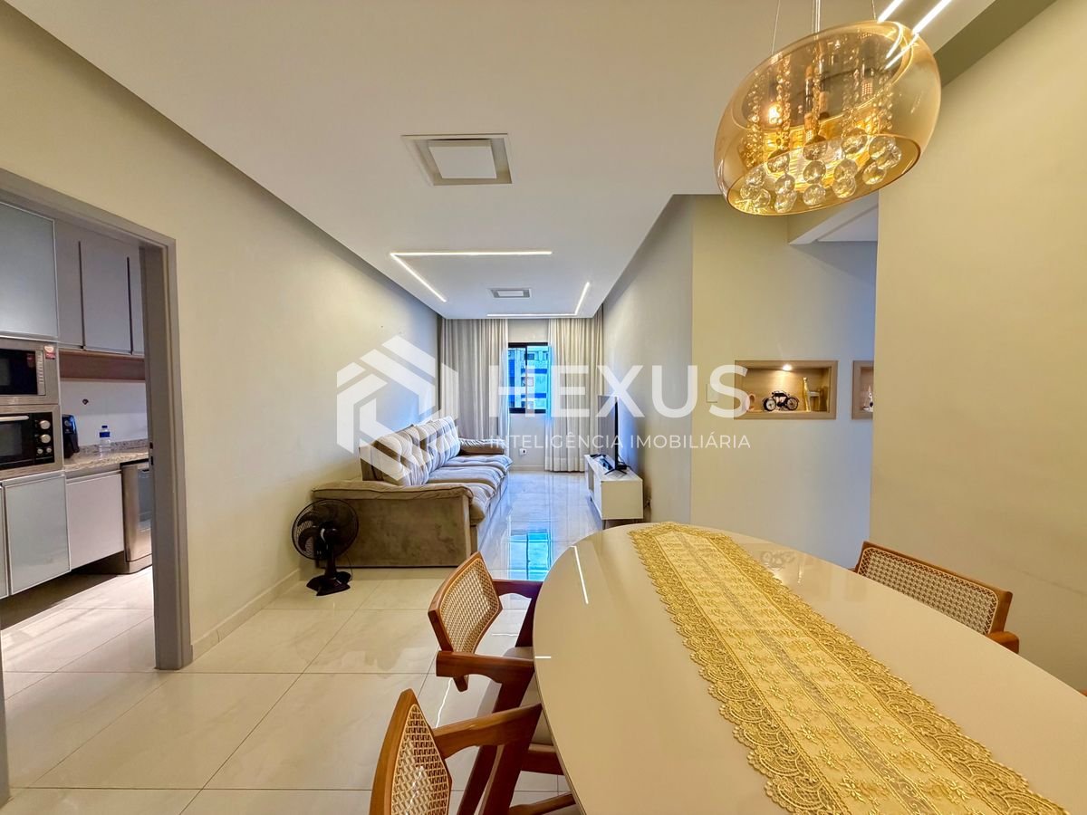 Foto 2 de Apartamento reformado a 450m da praia no Jardim Astúrias, Guarujá