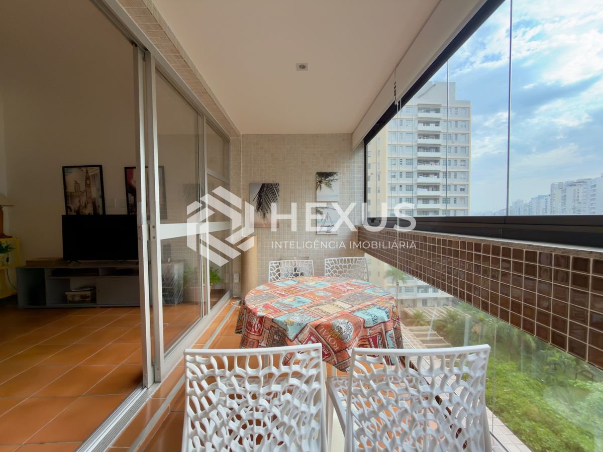 Foto 4 de Apartamento beira mar com varanda vista mar e lazer nas Pitangueiras, Guarujá