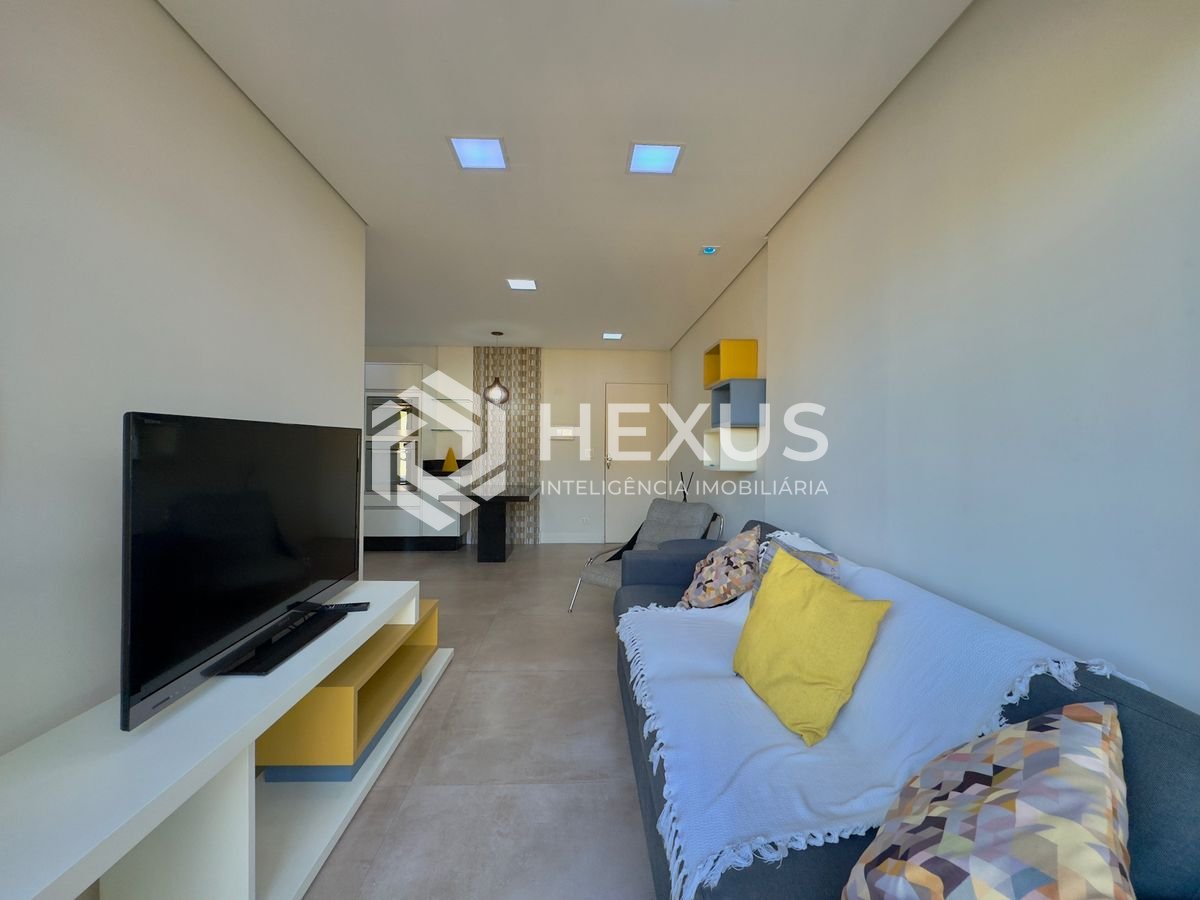 Foto 3 de Apartamento REFORMADO na Praia da Enseada à venda, Guarujá-SP.