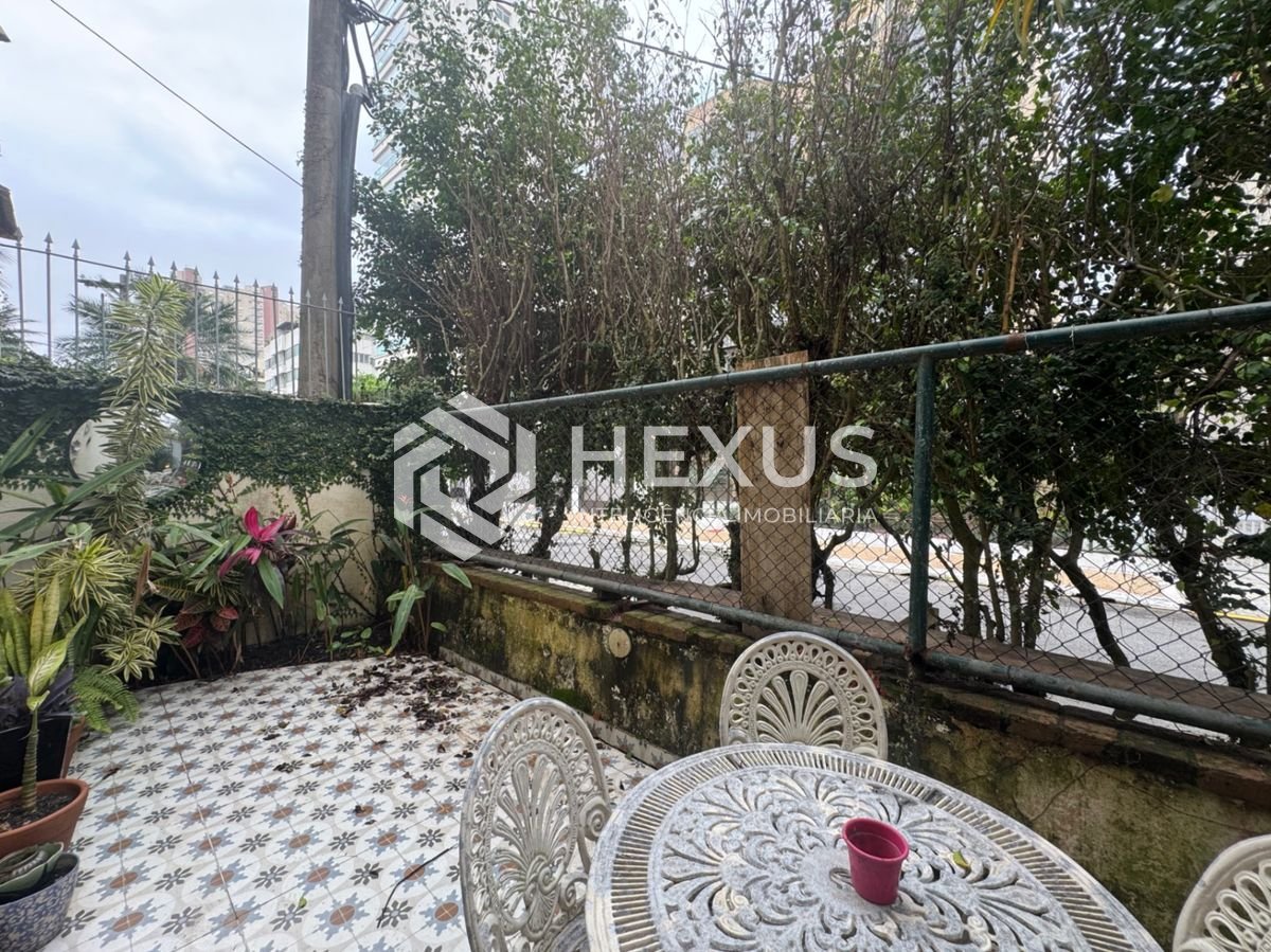 Foto 3 de Apartamento com lazer a 300m da praia na Enseada, Guarujá