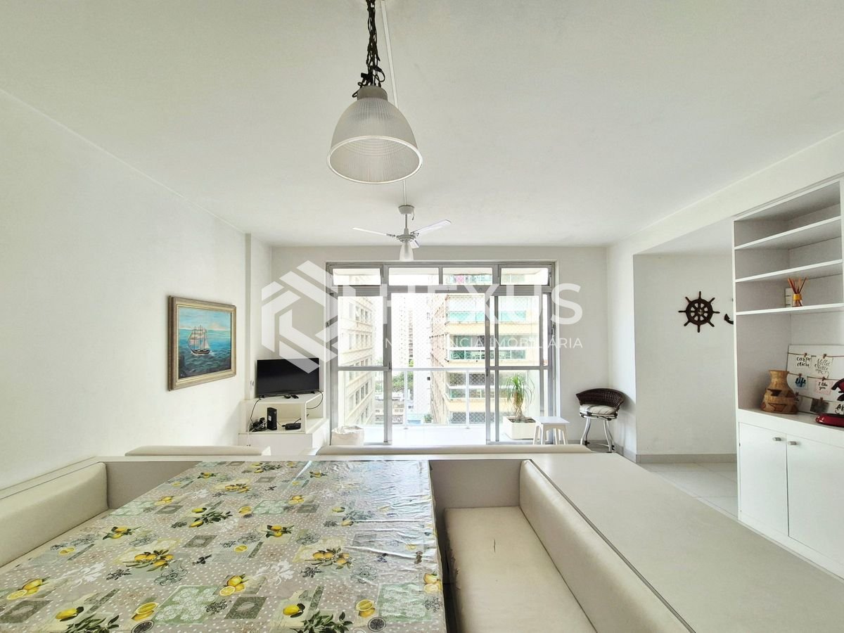 Foto 4 de Apartamento com varanda vista mar a 1 quadra da praia nas Pitangueiras, Guarujá