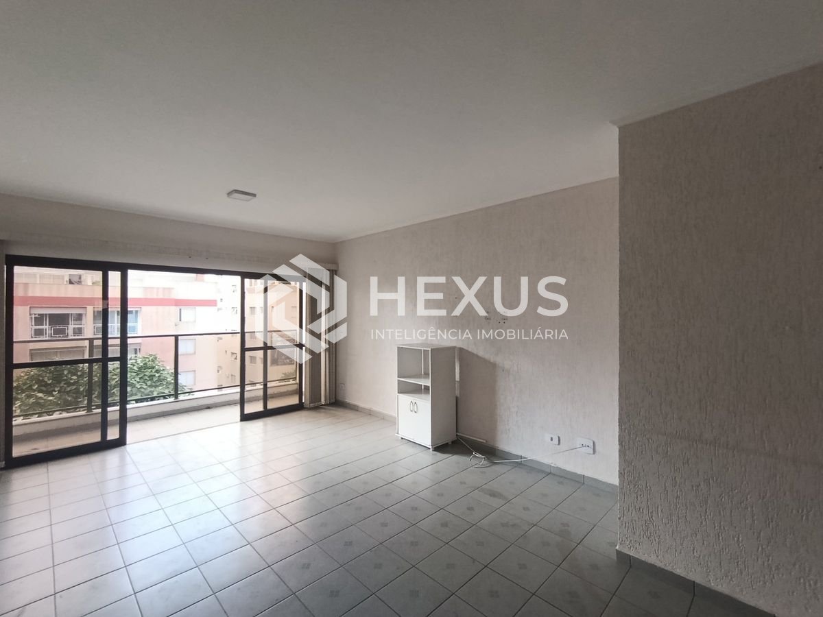 Foto 4 de Apartamento com varanda e lazer a 350m da praia na região da Brunella na Enseada, Guarujá