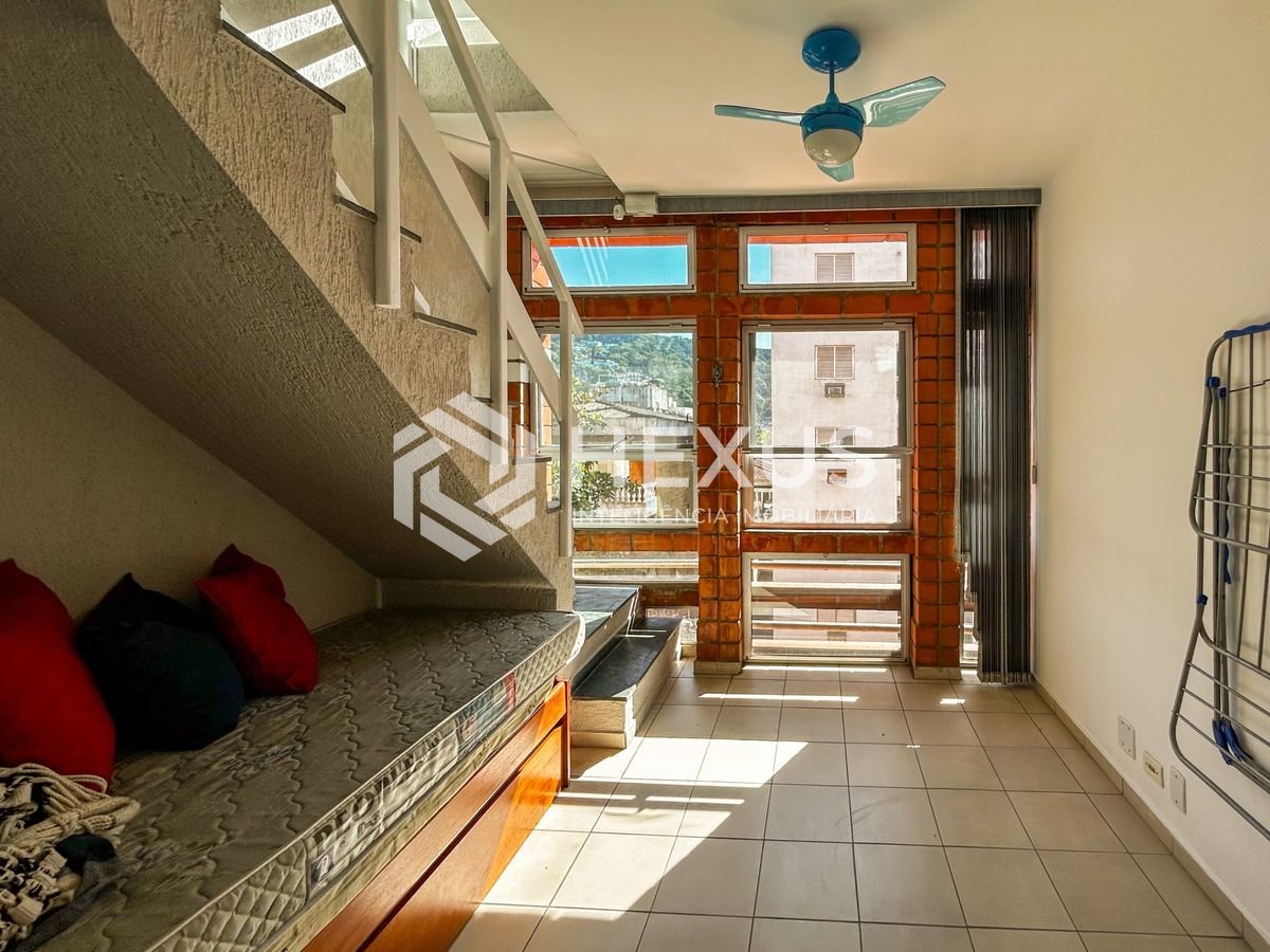 Foto 3 de Apartamento Duplex a 300m da praia na Enseada, Guarujá