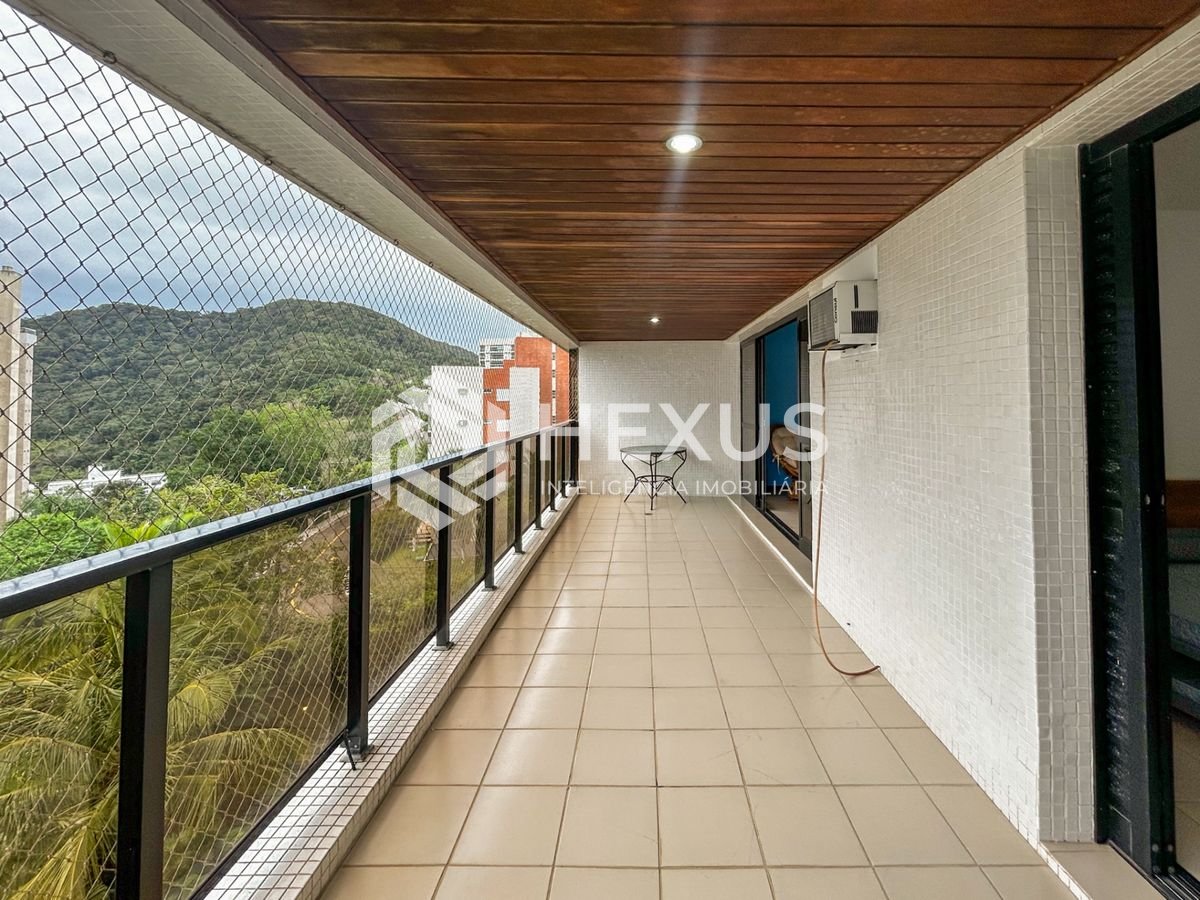 Foto 3 de Apartamento com varanda vista mar e lazer a 100m da praia nas Tortugas, Guarujá