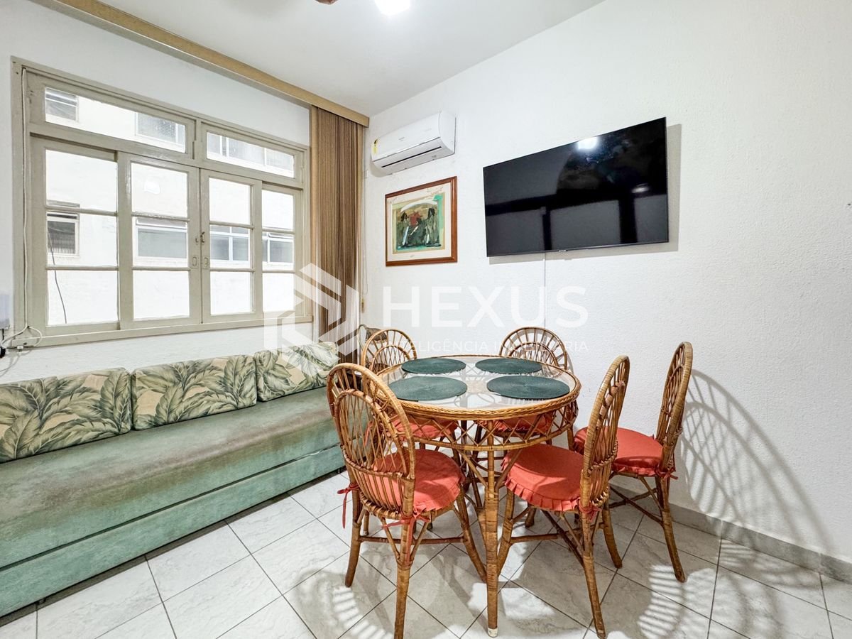 Foto 3 de Apartamento reformado a 1 quadra da praia na região da Barra Funda nas Pitangueiras, Guarujá