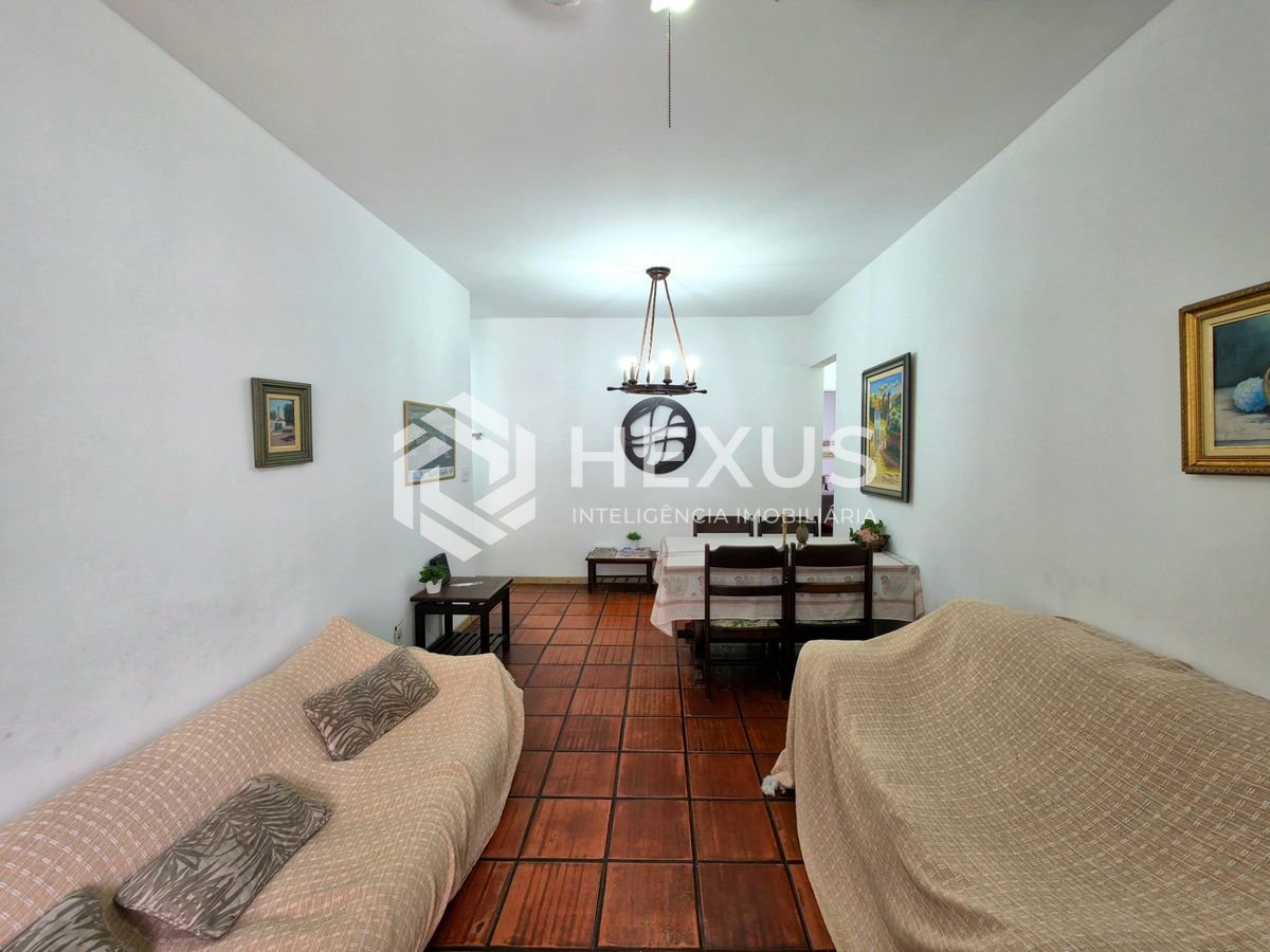 Foto 4 de Apartamento com varanda vista mar a 100m da praia nas Pitangueiras, Guarujá