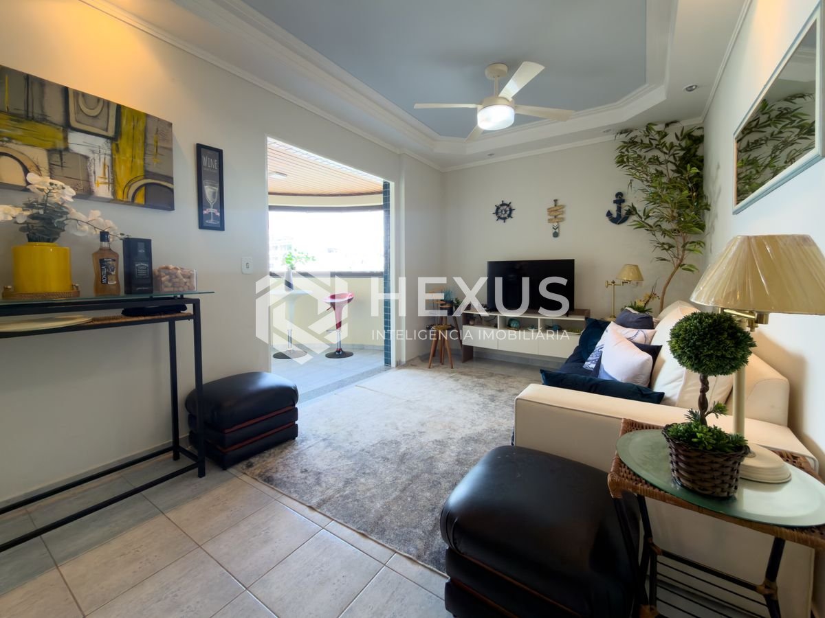 Foto 3 de Apartamento reformado com varanda vista mar e lazer nas Pitangueiras, Guarujá