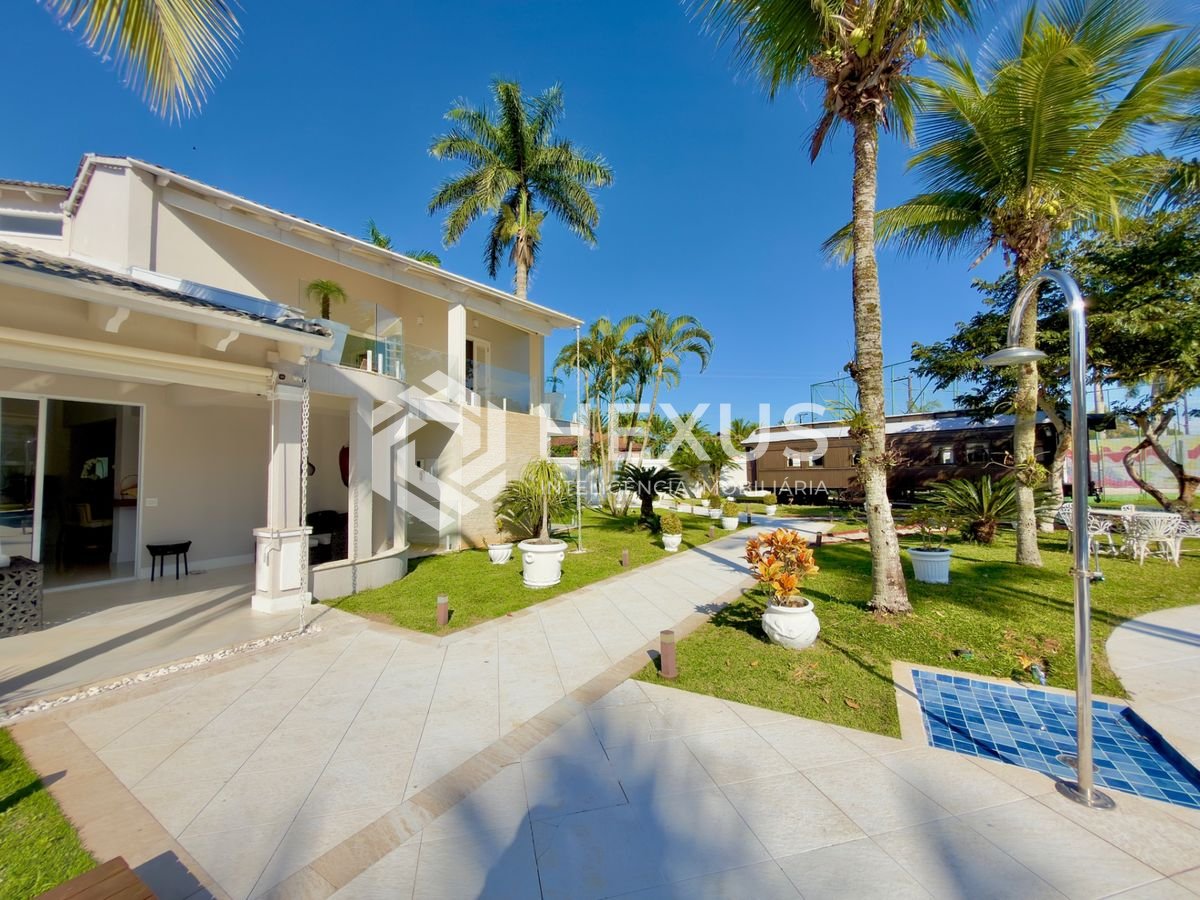 Foto 5 de Mansão de alto padrão com piscina e área gourmet no Jardim Acapulco, Guarujá