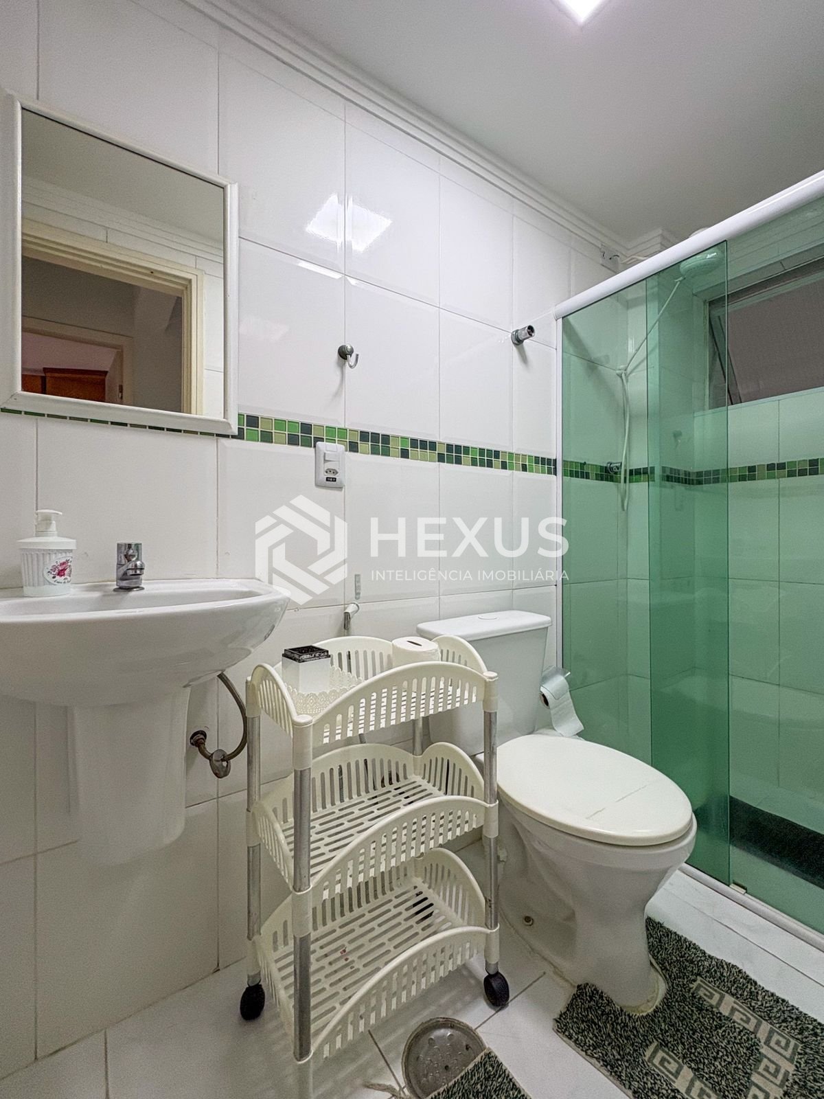Foto 5 de Apartamento mobiliado na região do Jardim Las Palmas no Jardim Astúrias, Guarujá
