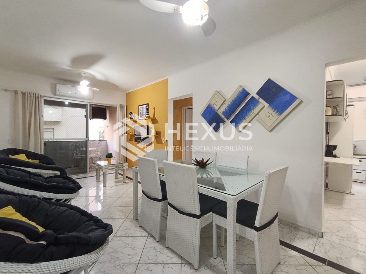 Foto 4 de Apartamento reformado com varanda a 300m da praia na região da Brunella na Enseada, Guarujá