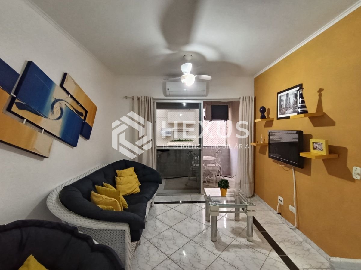Foto 5 de Apartamento reformado com varanda a 300m da praia na região da Brunella na Enseada, Guarujá