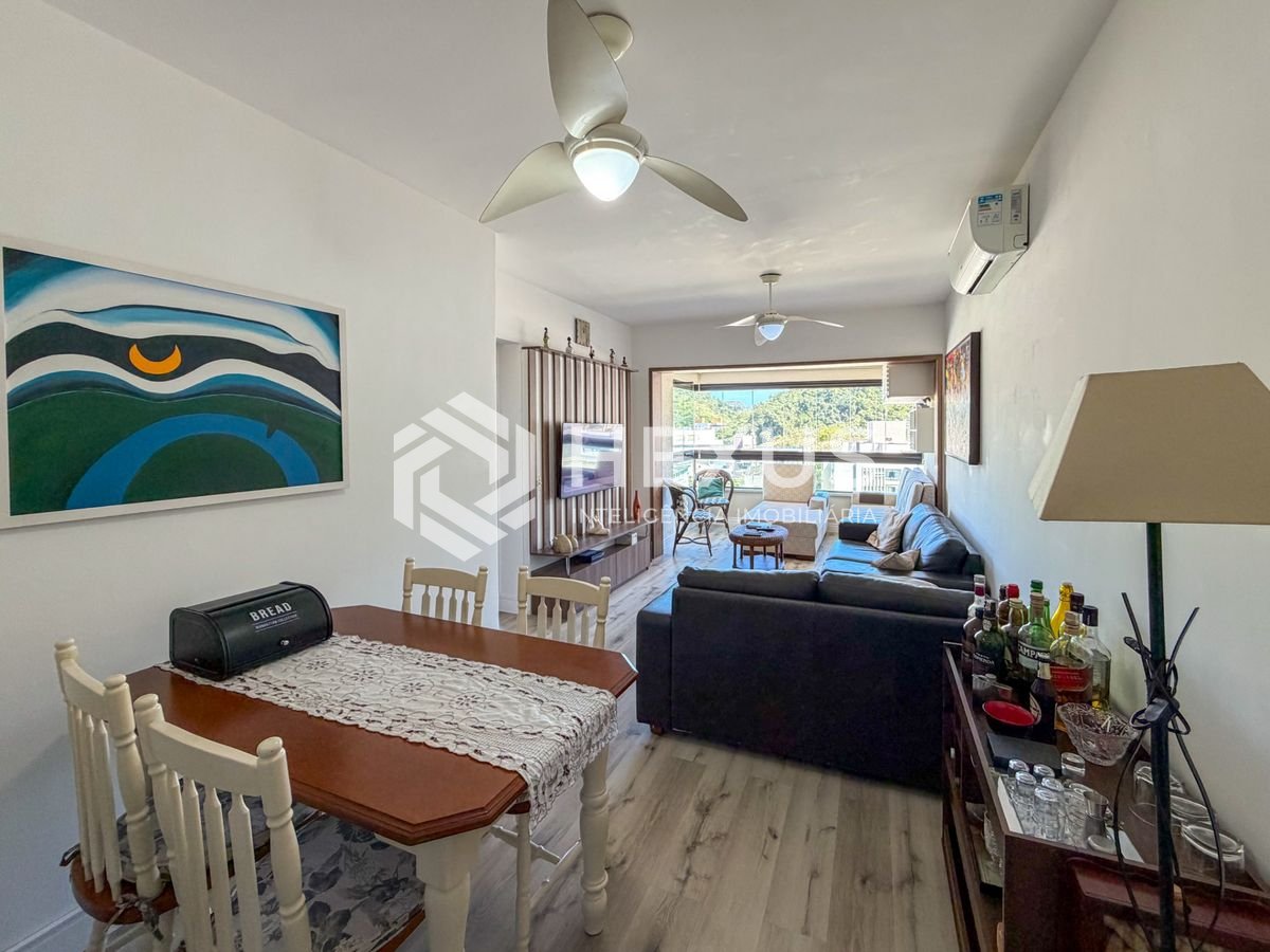 Foto 4 de Apartamento frente mar reformado com varanda vista mar e lazer na Enseada, Guarujá