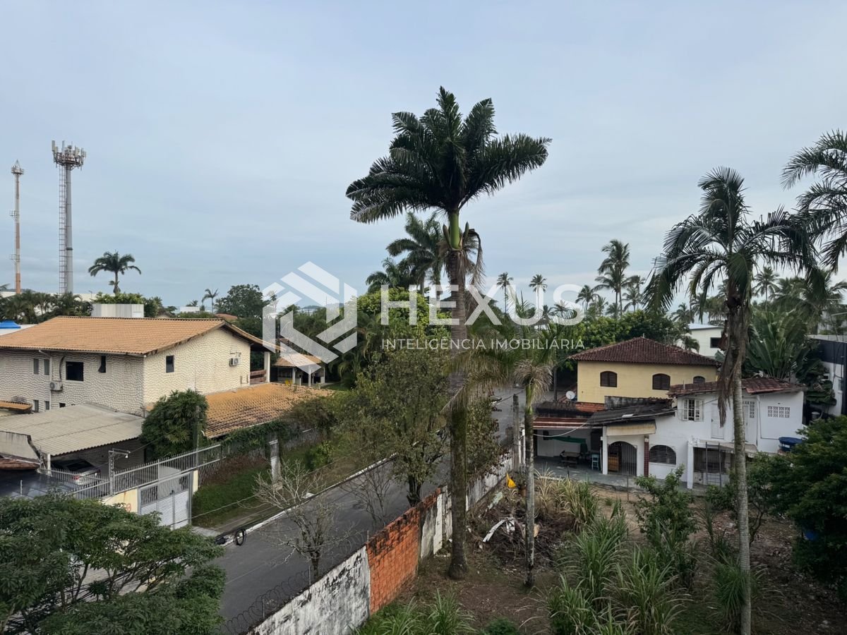 Foto 2 de Apartamento com varanda vista mar a 120m da praia na Enseada, Guarujá