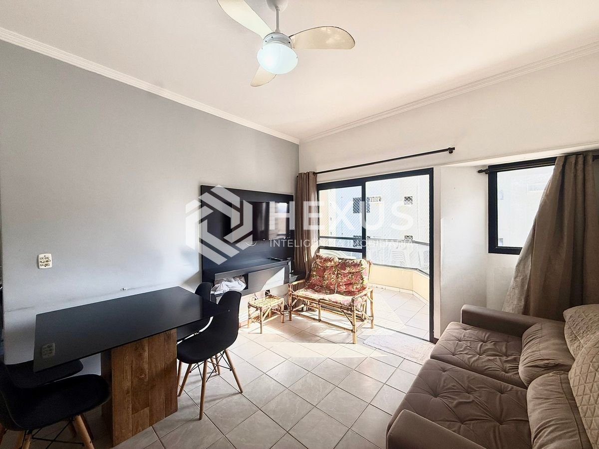 Foto 3 de Apartamento com varanda e lazer a 400m da praia na Enseada, Guarujá