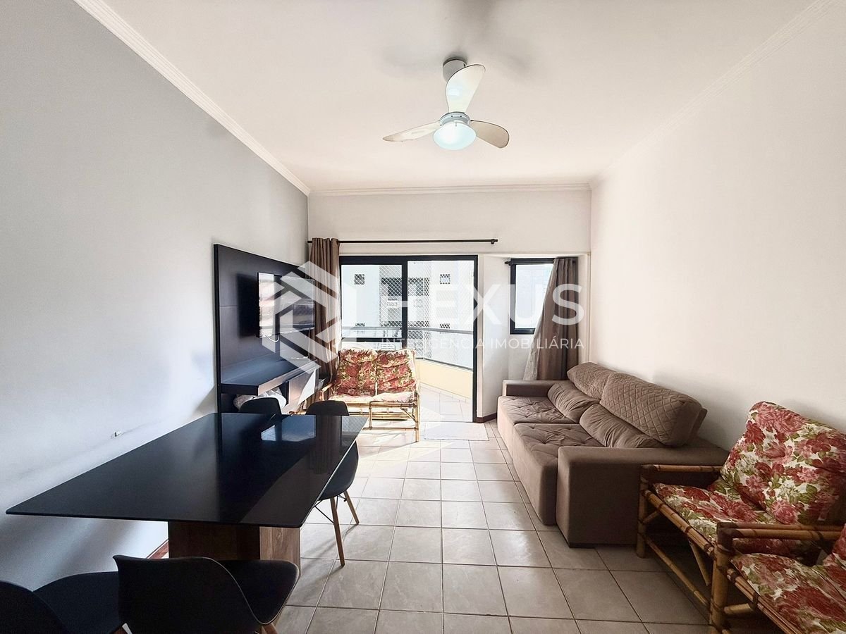 Foto 2 de Apartamento com varanda e lazer a 400m da praia na Enseada, Guarujá