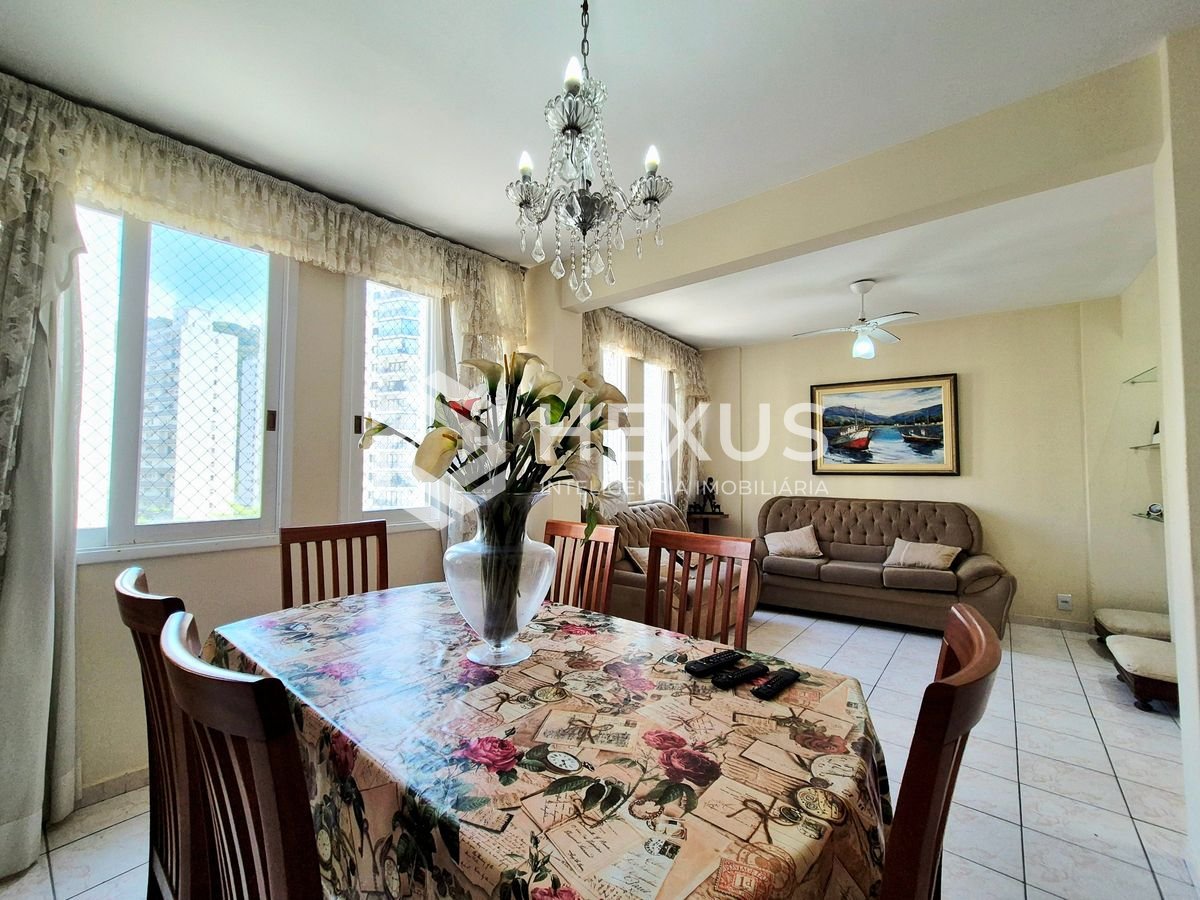 Foto 3 de Apartamento a 1 quadra da praia nas Pitangueiras, Guarujá