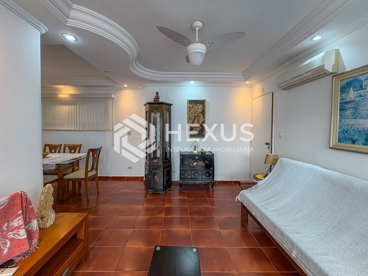 Foto 3 de Apartamento com varanda e lazer a 250m da praia na Enseada, Guarujá