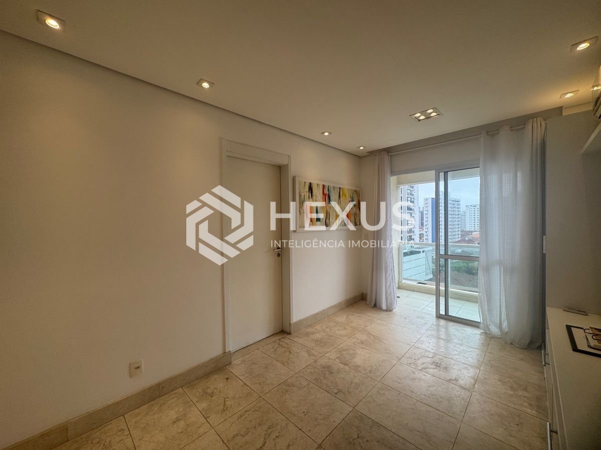 Foto 5 de Apartamento reformado com varanda e lazer a 700m da praia em Boqueirão, Santos