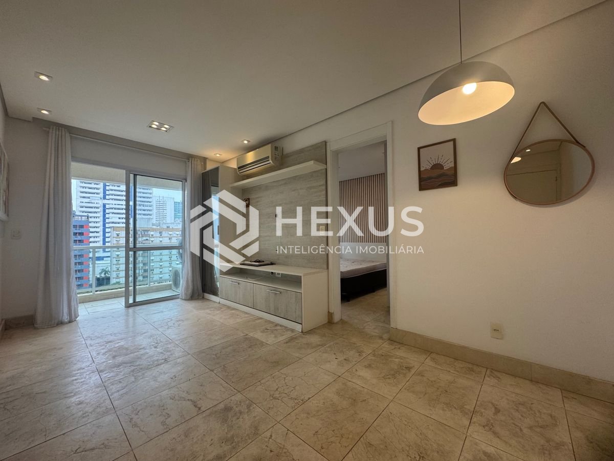 Foto 3 de Apartamento reformado com varanda e lazer a 700m da praia em Boqueirão, Santos