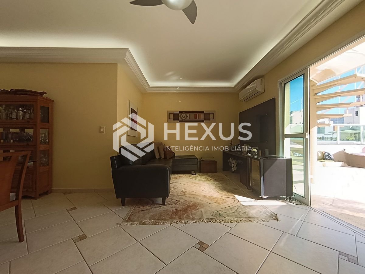 Foto 5 de Apartamento com varanda e lazer a 400m da praia na região da Brunella na Enseada, Guarujá